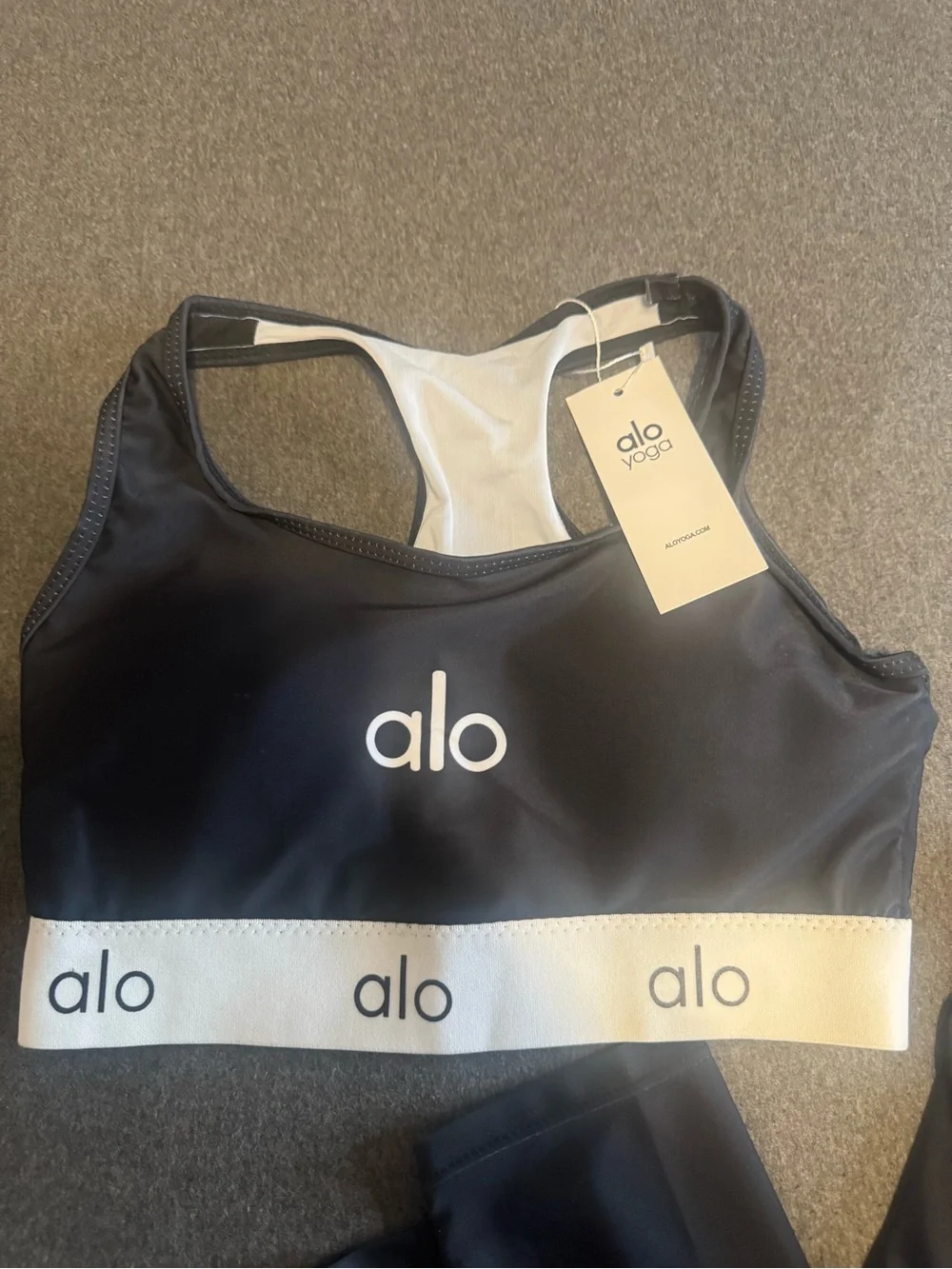 ALO Yoga sleek alo