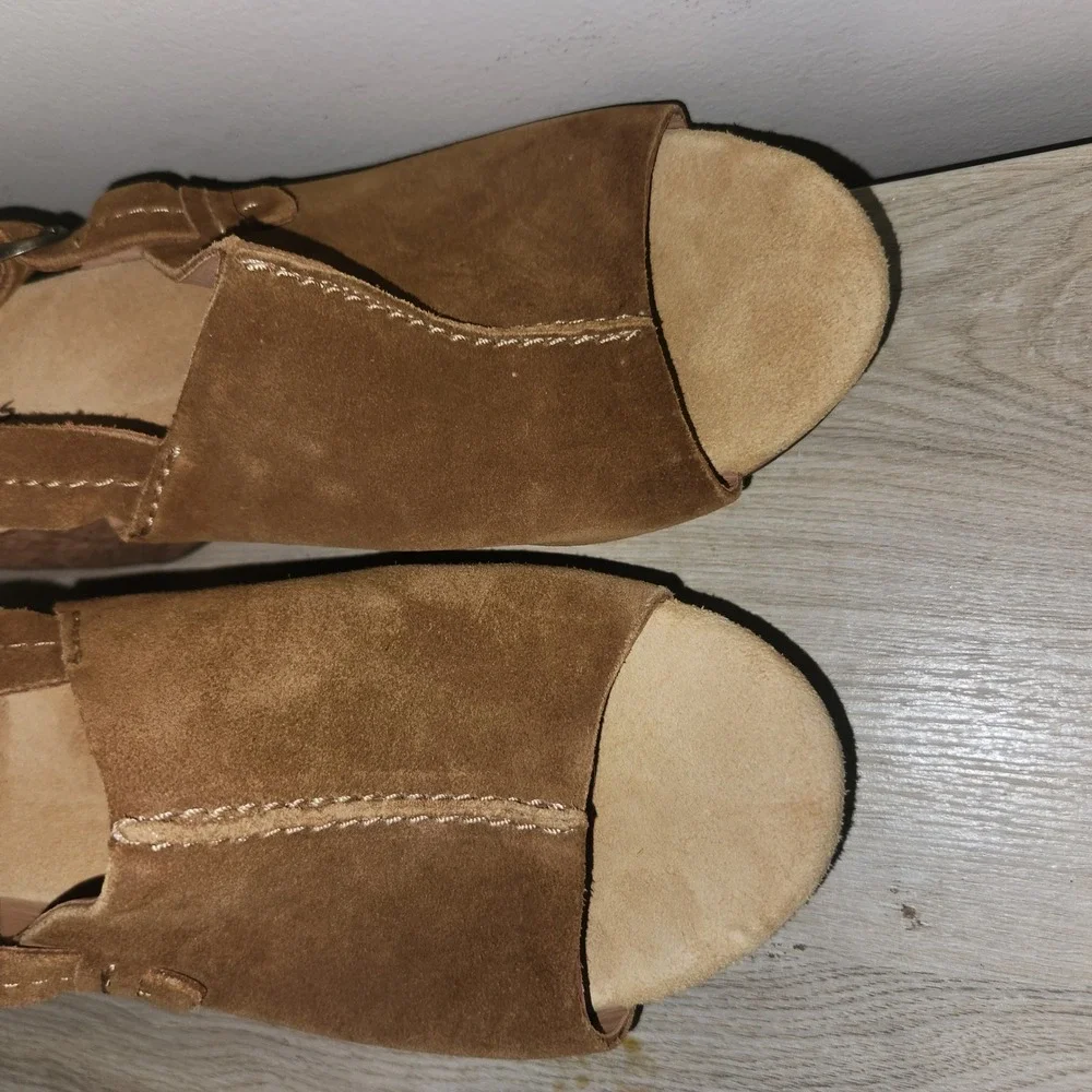 Clarks comfortable stylish