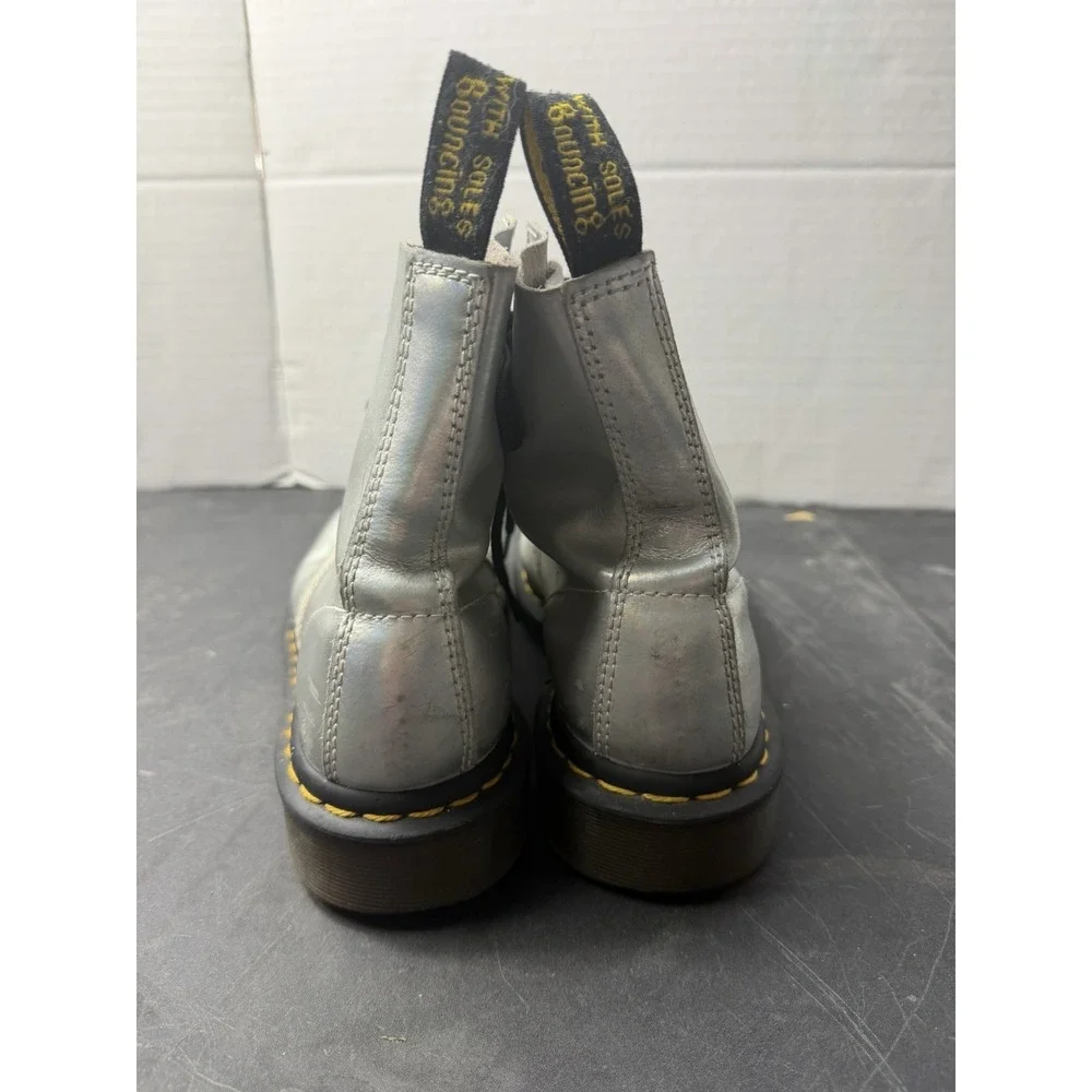 Dr. Martens product preloved