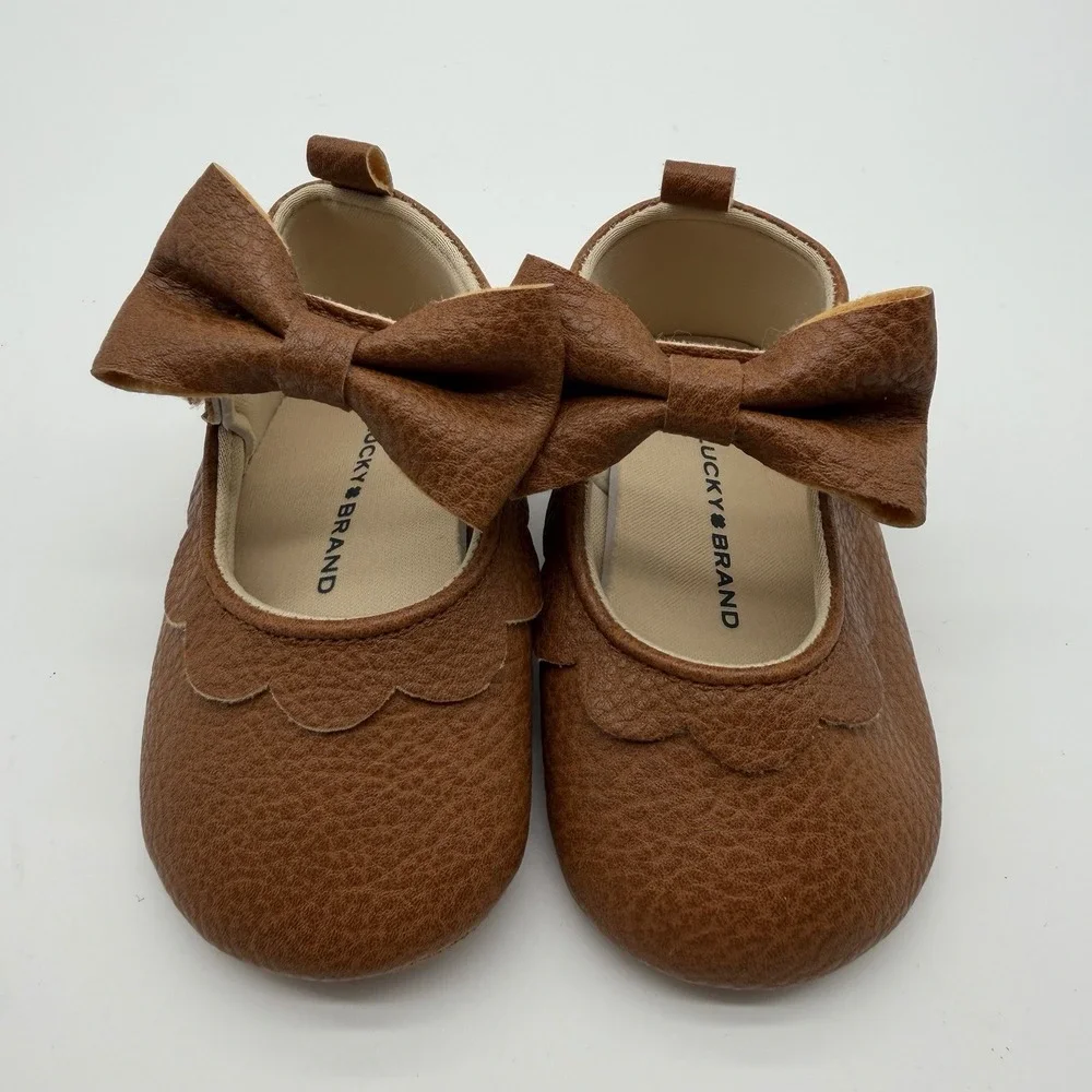 Lucky Brand Baby Girls Tan Crib Shoe Bow Scalloped Tan Size 4 (9-12 Months) NWOT