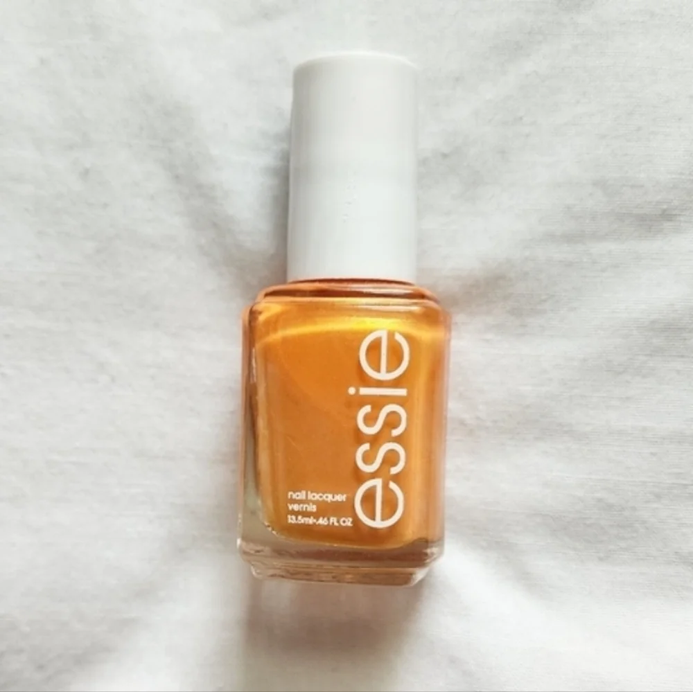 Essie nail color