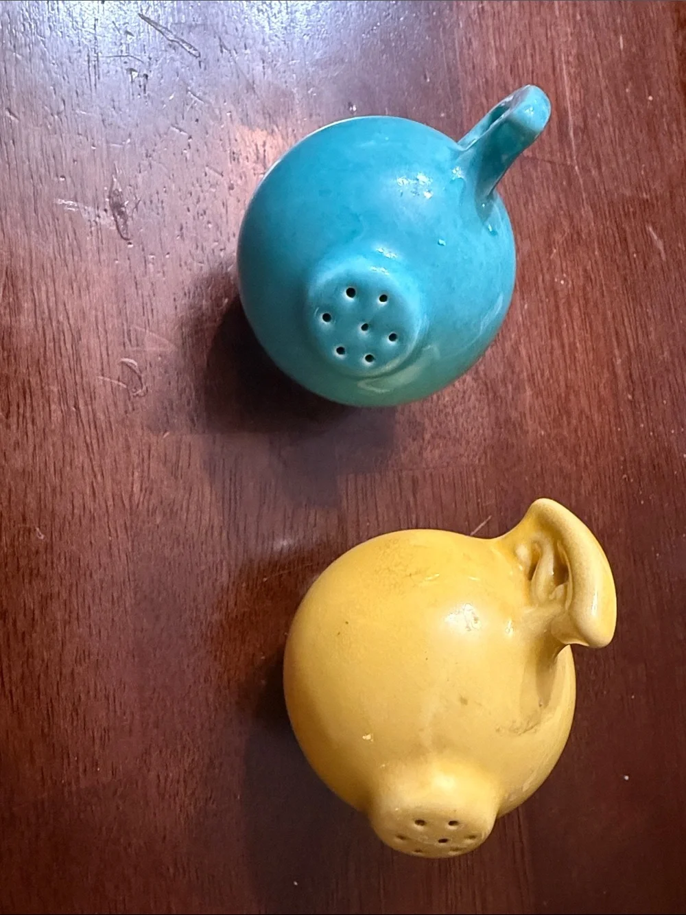1930s vintage Red Wing Gypsy Pottery set of salt and pepper shakers