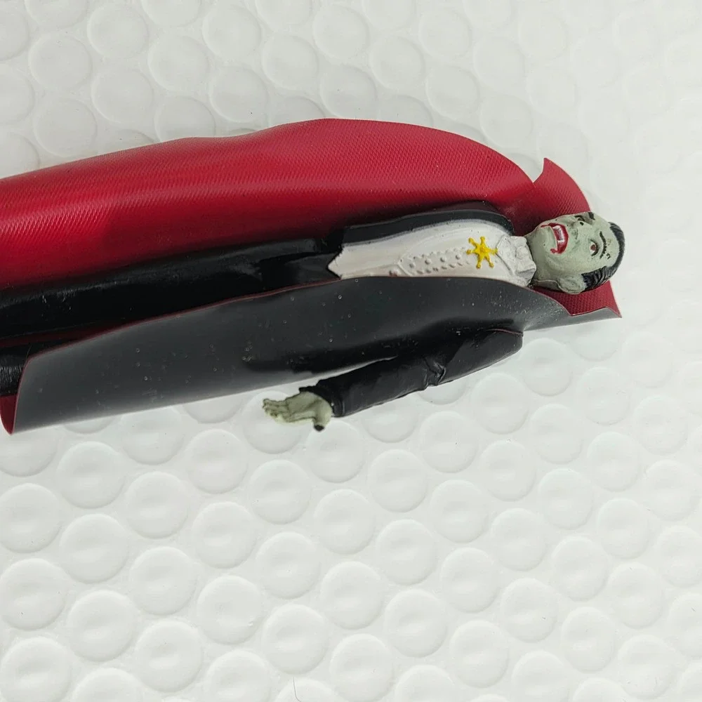 Universal Monsters Dracula Vampire Toy w/ Cape Spooky Vintage 1980 Remco 3.75