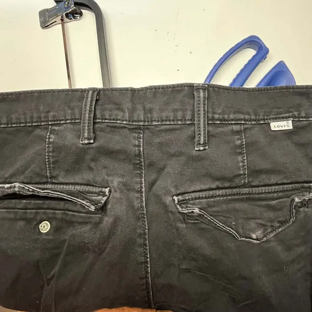 Levi's Black Cargo Pants
