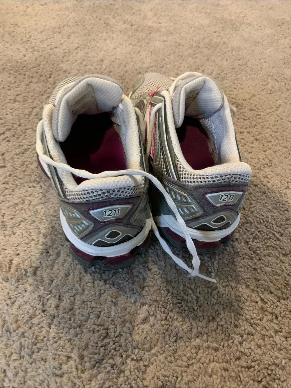 New Balance women’s lightweight