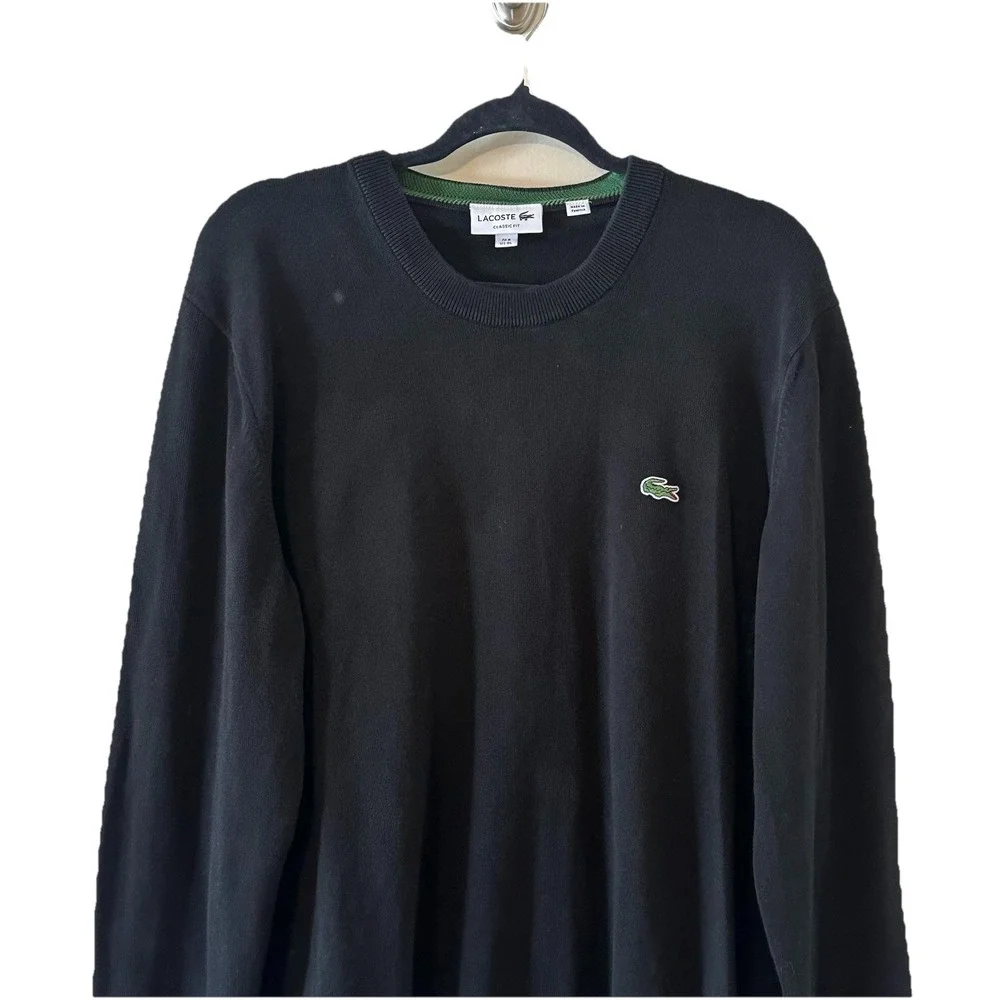 Lacoste neck laying