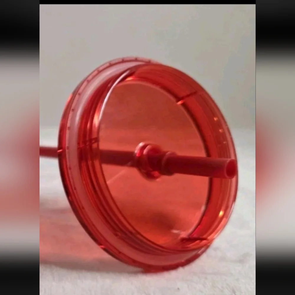 Starbucks Red Swirl Venti Cold Cup Tumbler‎ 24oz