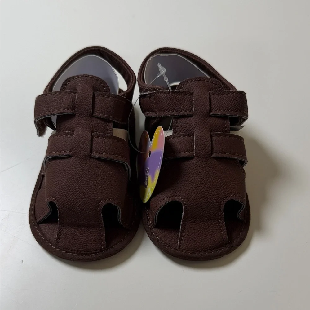Kids‎ Brown Closed-Toe Adjustable Hook-and-Loop Sandals