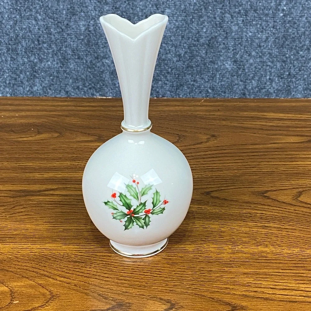 Lenox vase ivory
