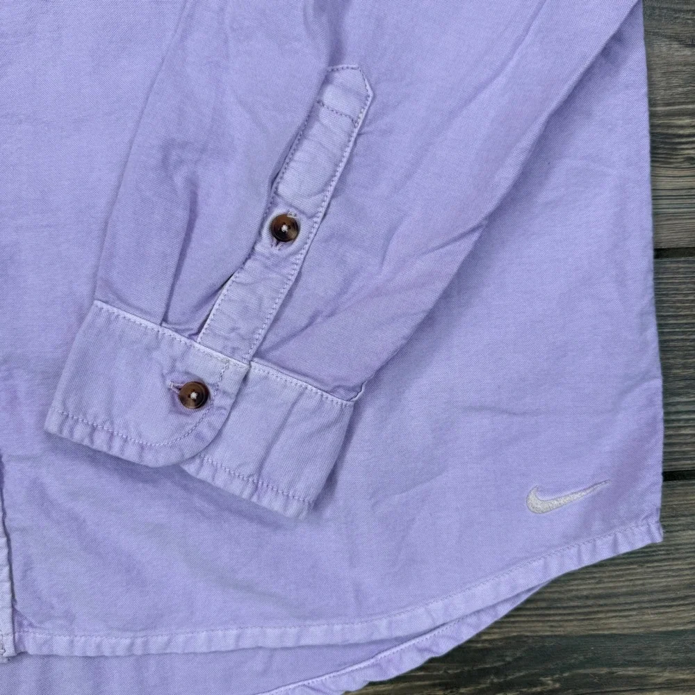 Nike sportswear button