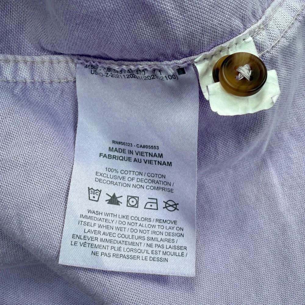 Nike sportswear button