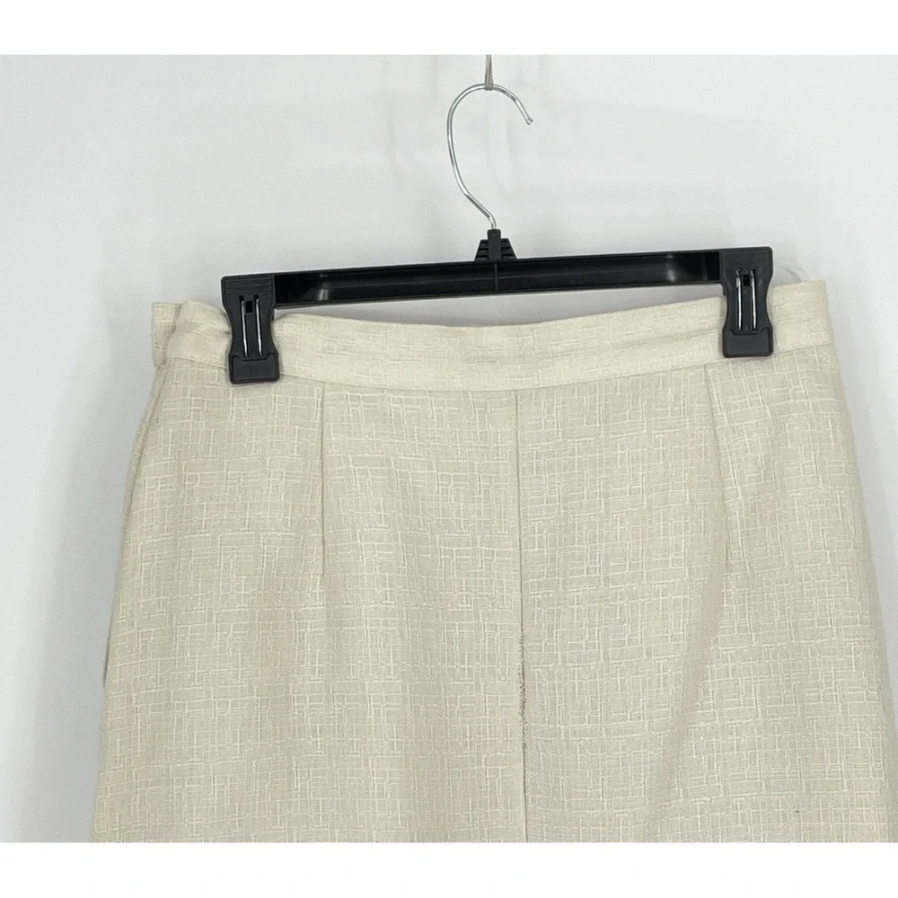 Karen Scott beige great comfortable