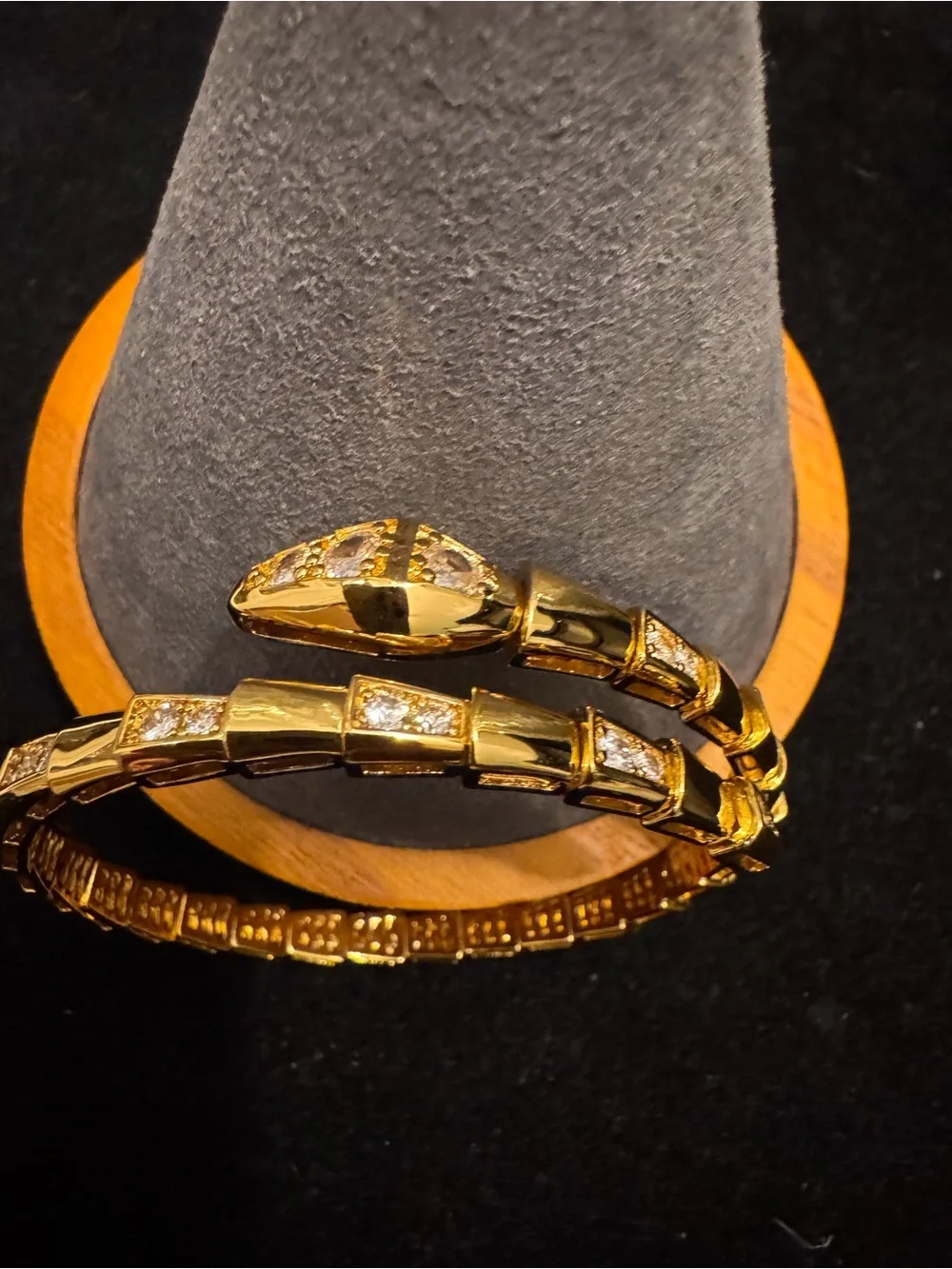 BVLGARI elegant gold