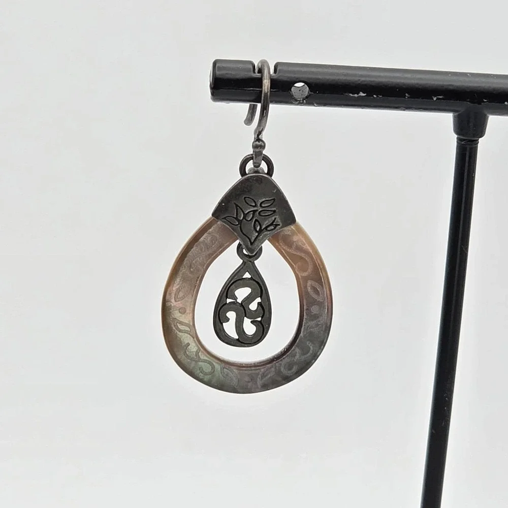 SILPADA Abolone Shell Earrings 925 Sterling Silver Etched‎ Teardrop Dangle Drop