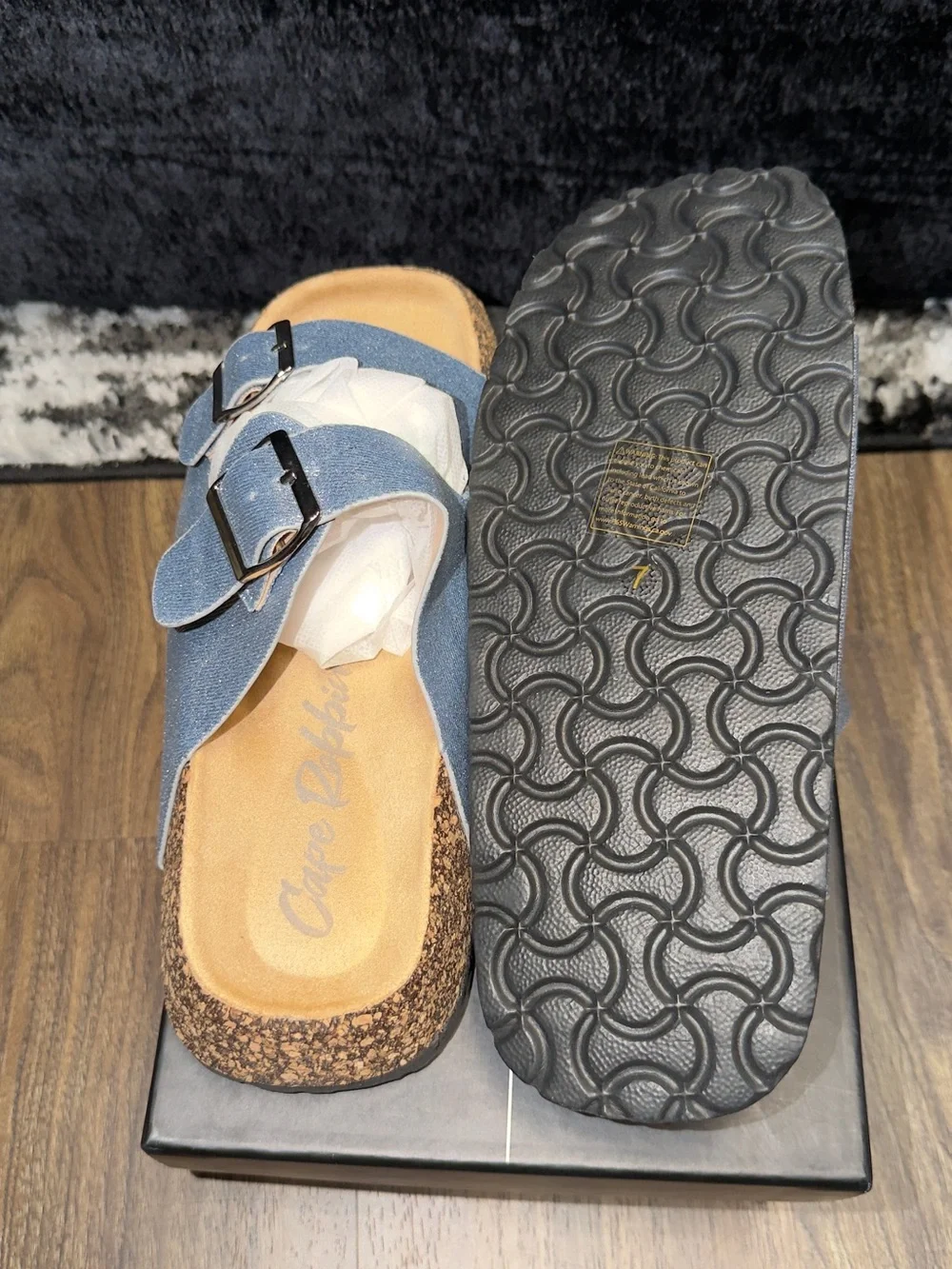 Cape Robbin comfortable slide