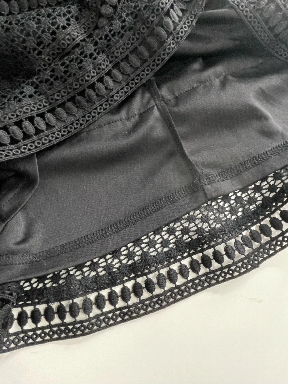 PrettyLittleThing caya black