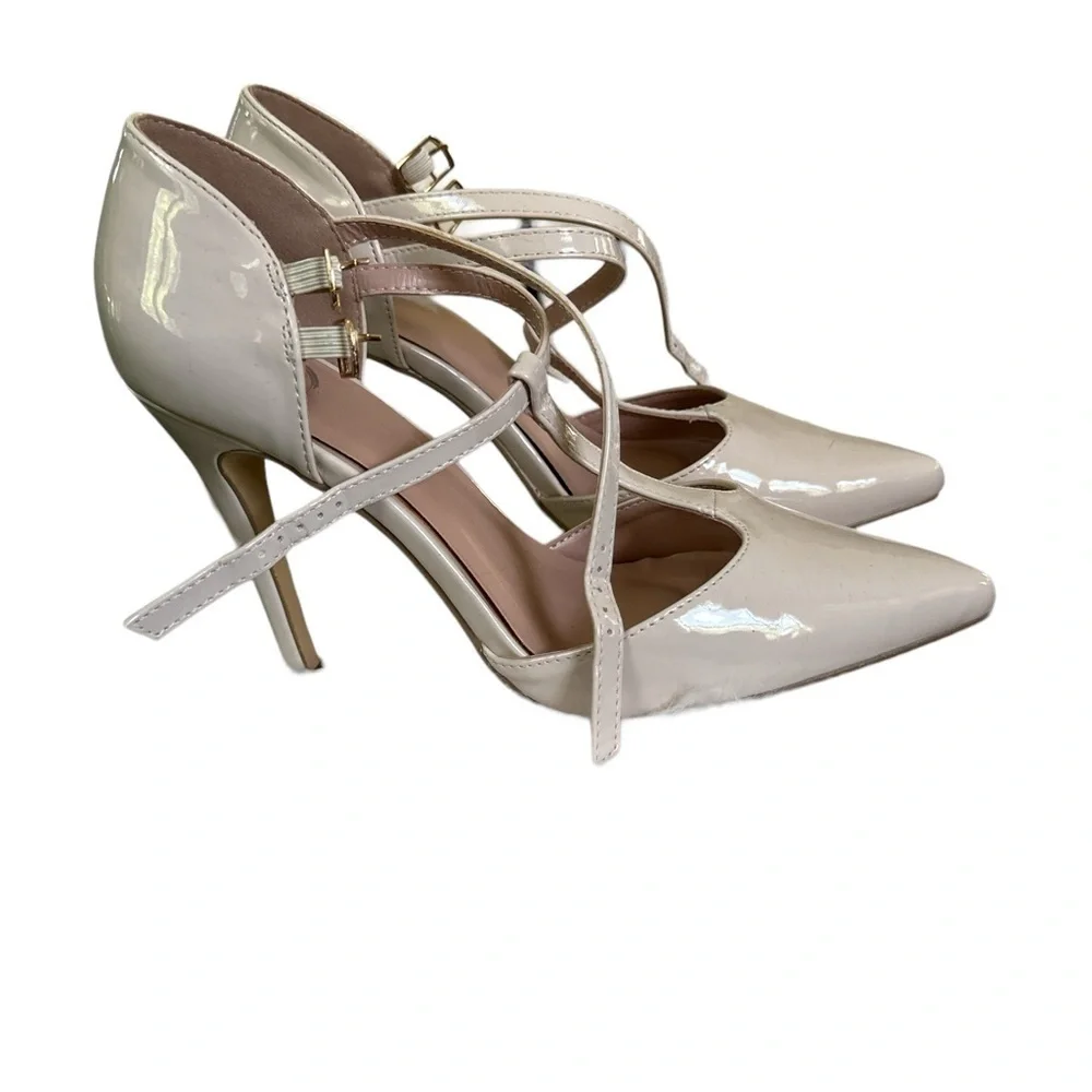 Journee Collection all pointed or