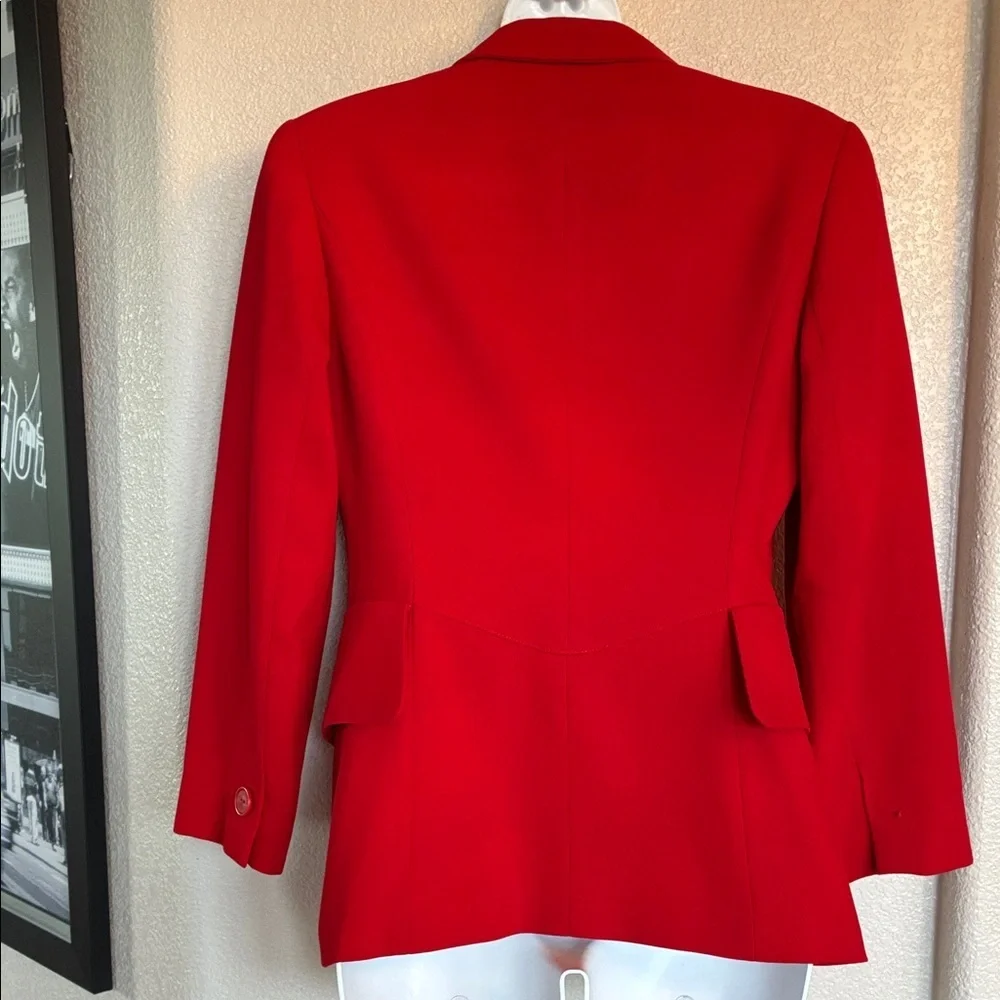 Escada elements classic