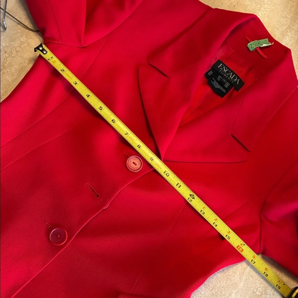 Escada elements classic
