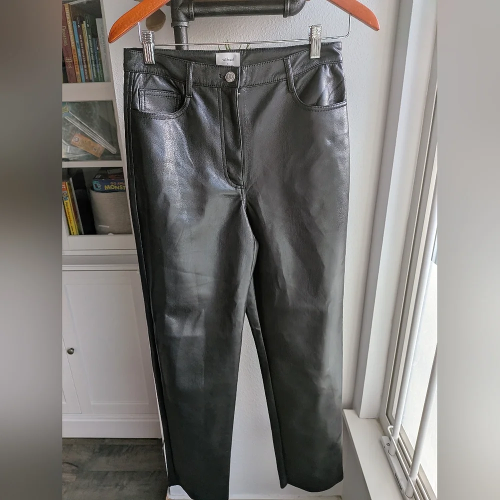 Aritzia brand wilfred