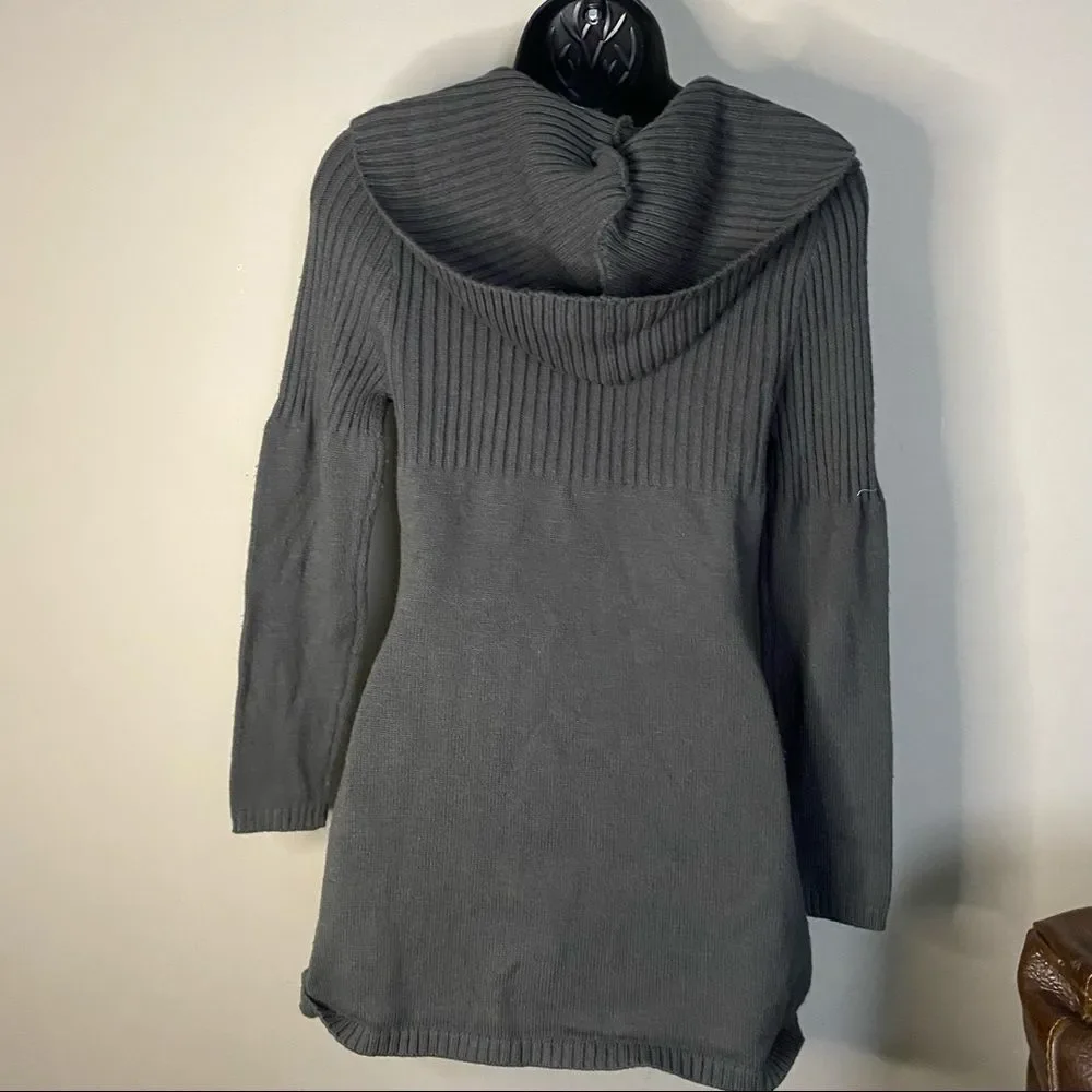 Takeout gray button