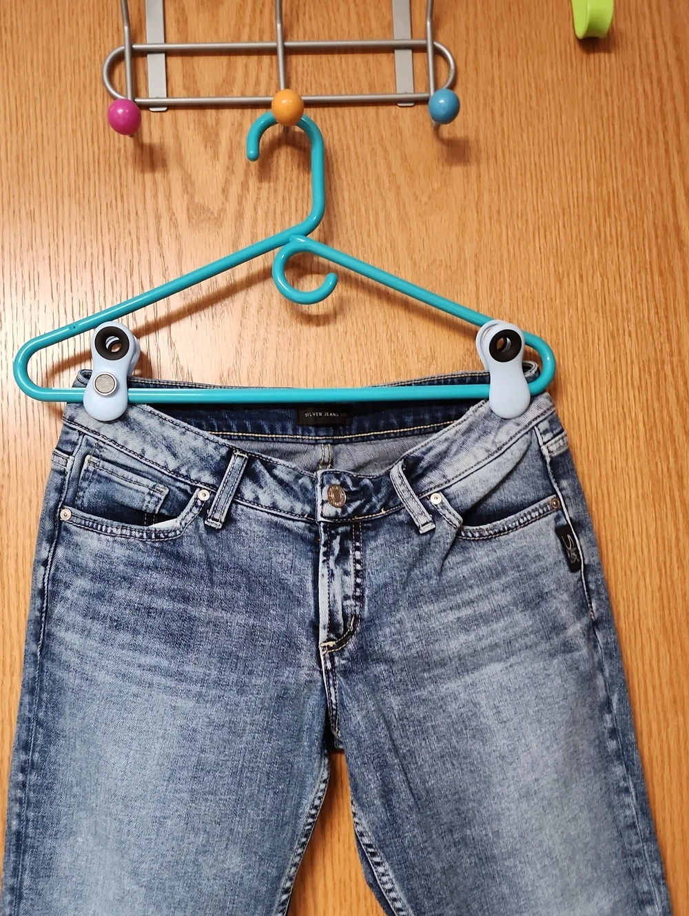 Silver Suki Women's Jean capris 27x22.5 number 2090
