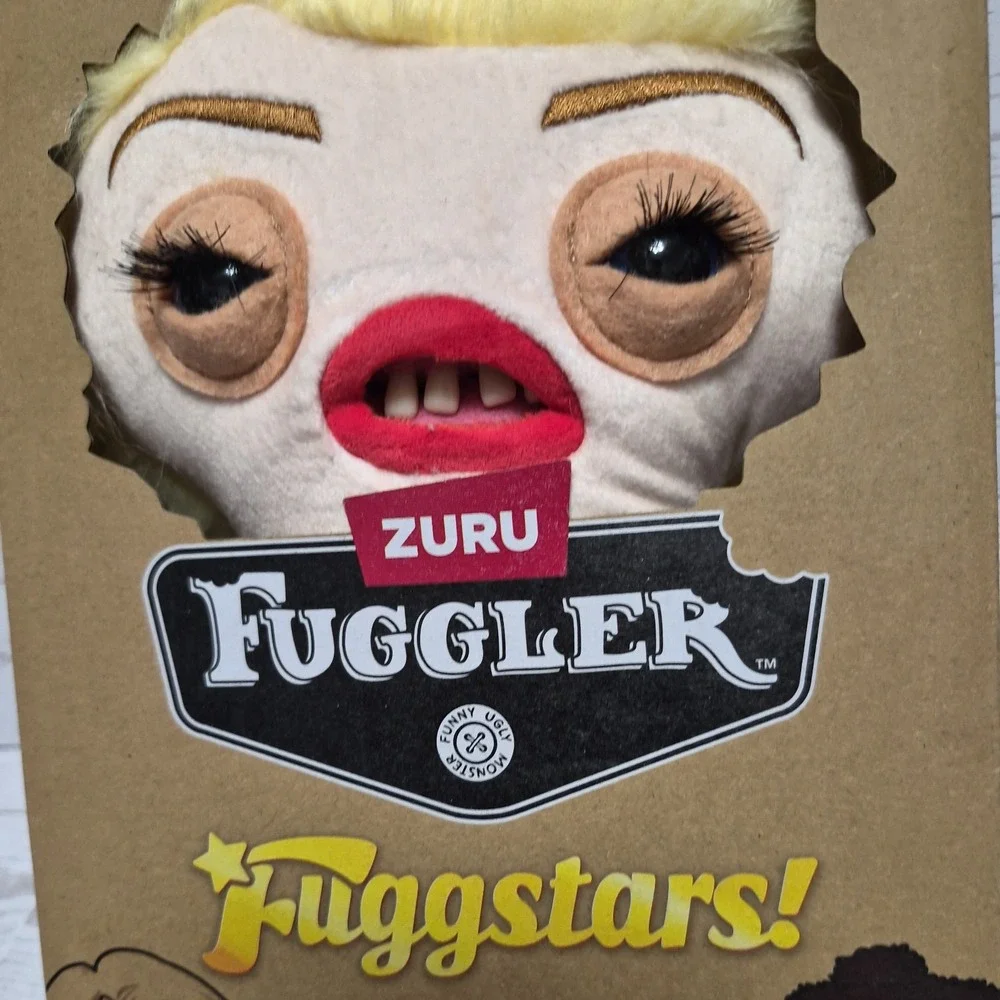 NIB* Taylor Swift Fuggler Fuggstars 9