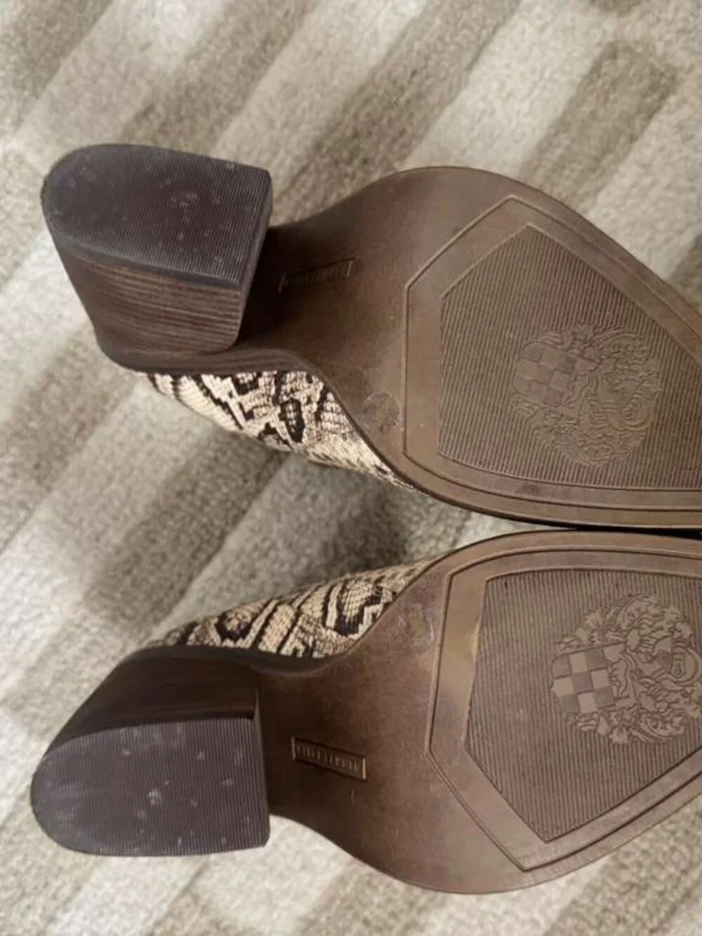 Vince Camuto vince camuto