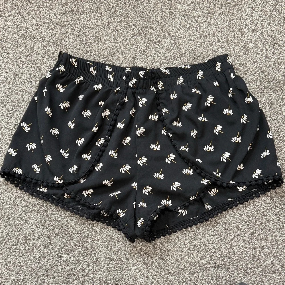 Soprano Black Floral Scalloped Trim Shorts