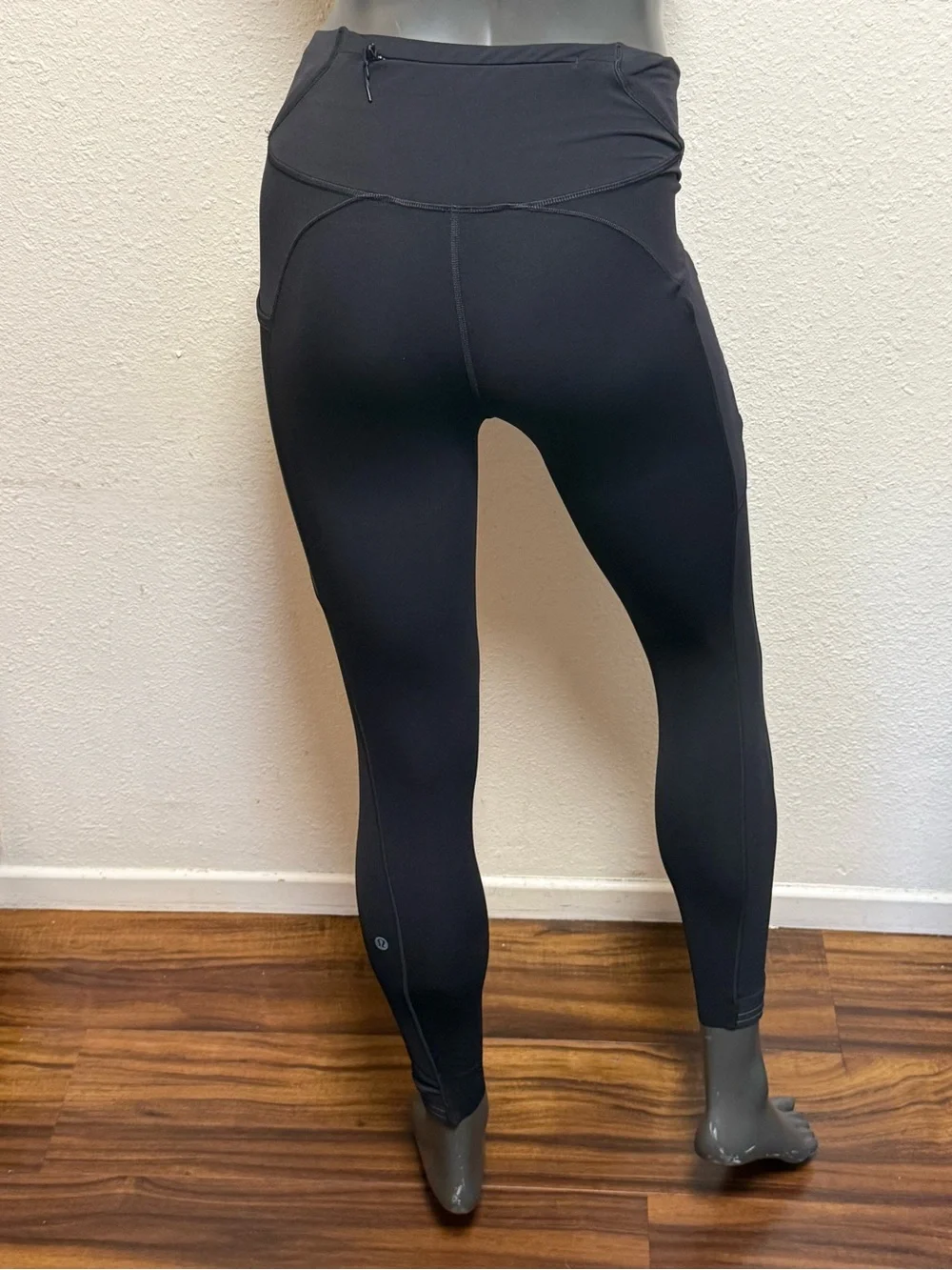 lululemon athletica pocket looks fabric