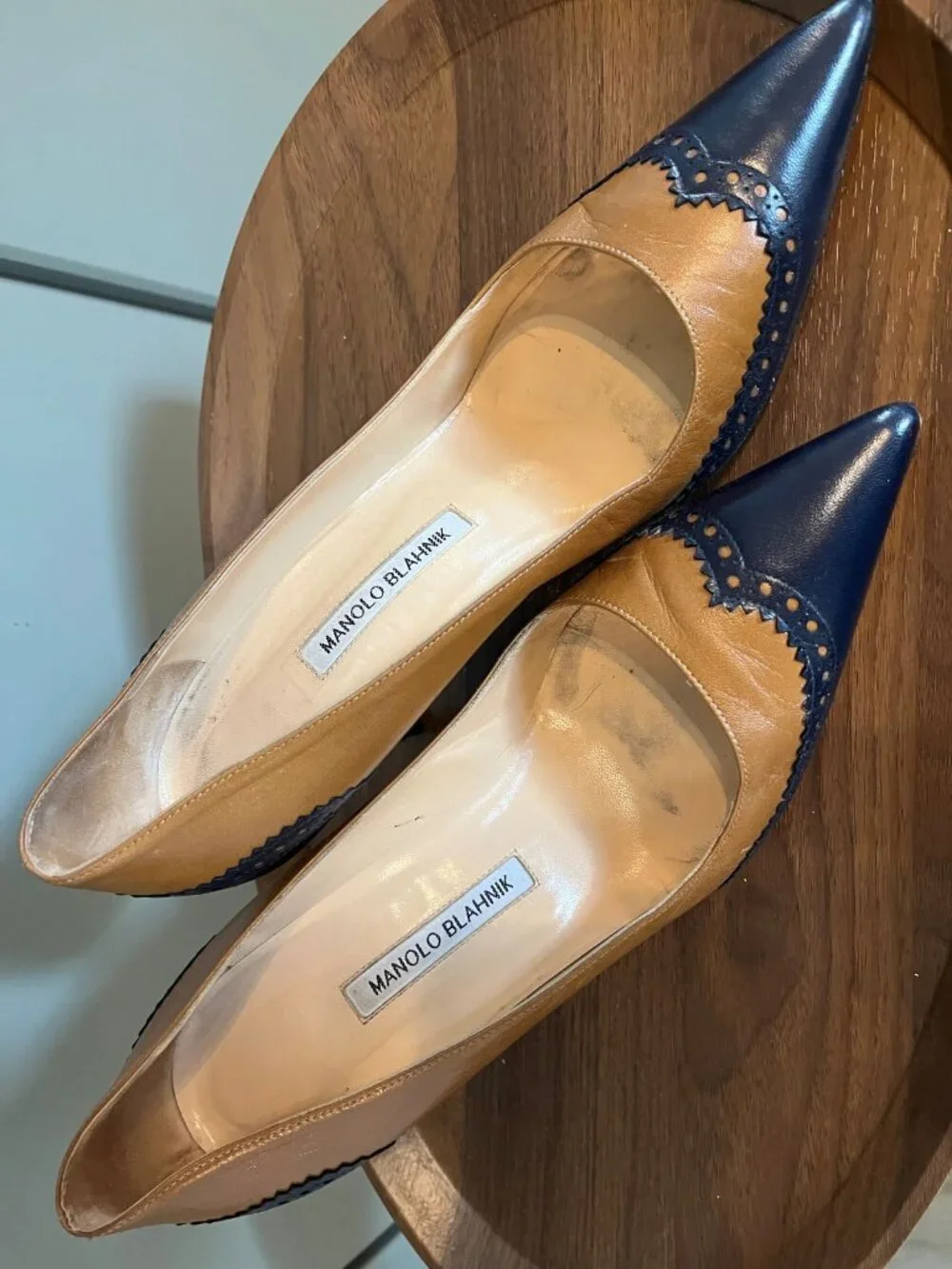 Manolo Blahnik Ancor Spectator Pumps Sz 41.5 11.5 USA blue & camel pointy toe