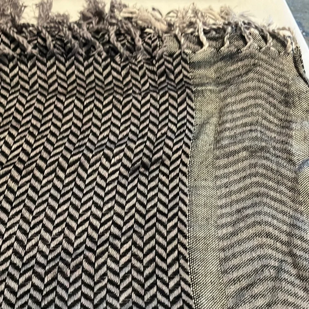 N/A stylish scarf