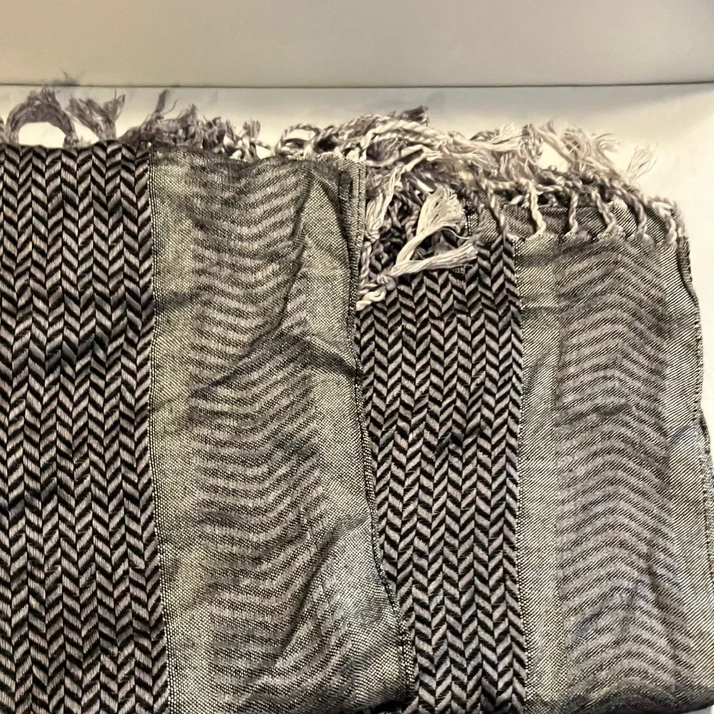 N/A stylish scarf
