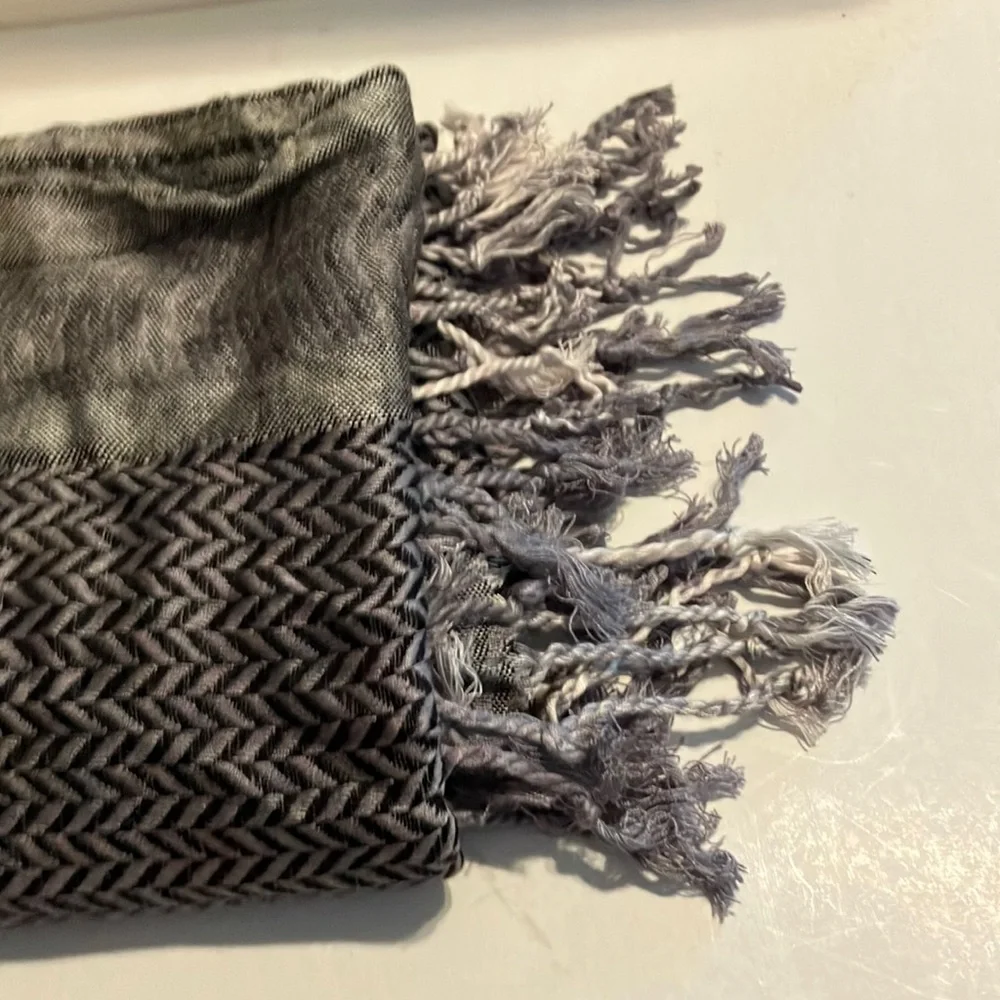 N/A stylish scarf