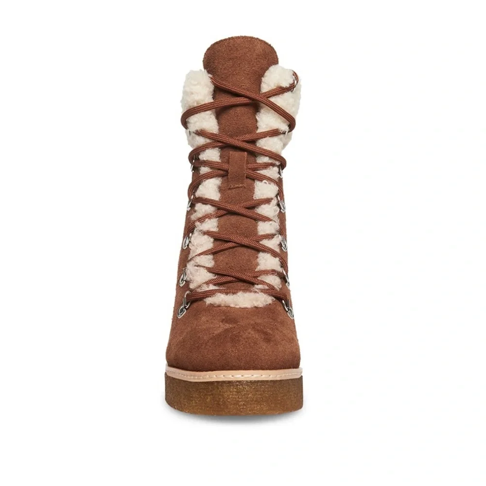 Steve Madden tap into