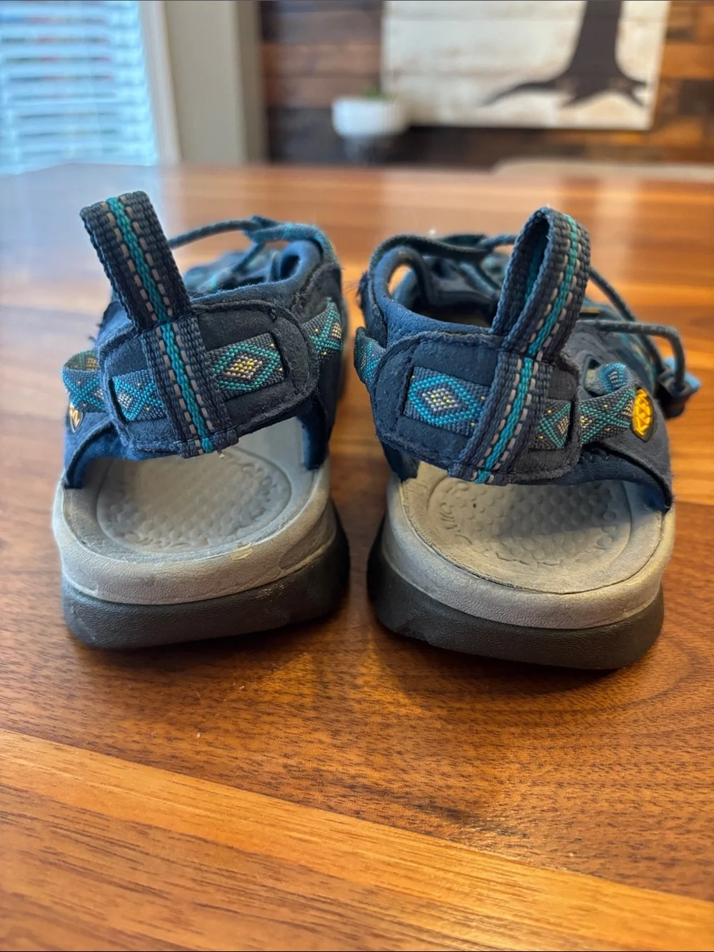 Keen whisper blue