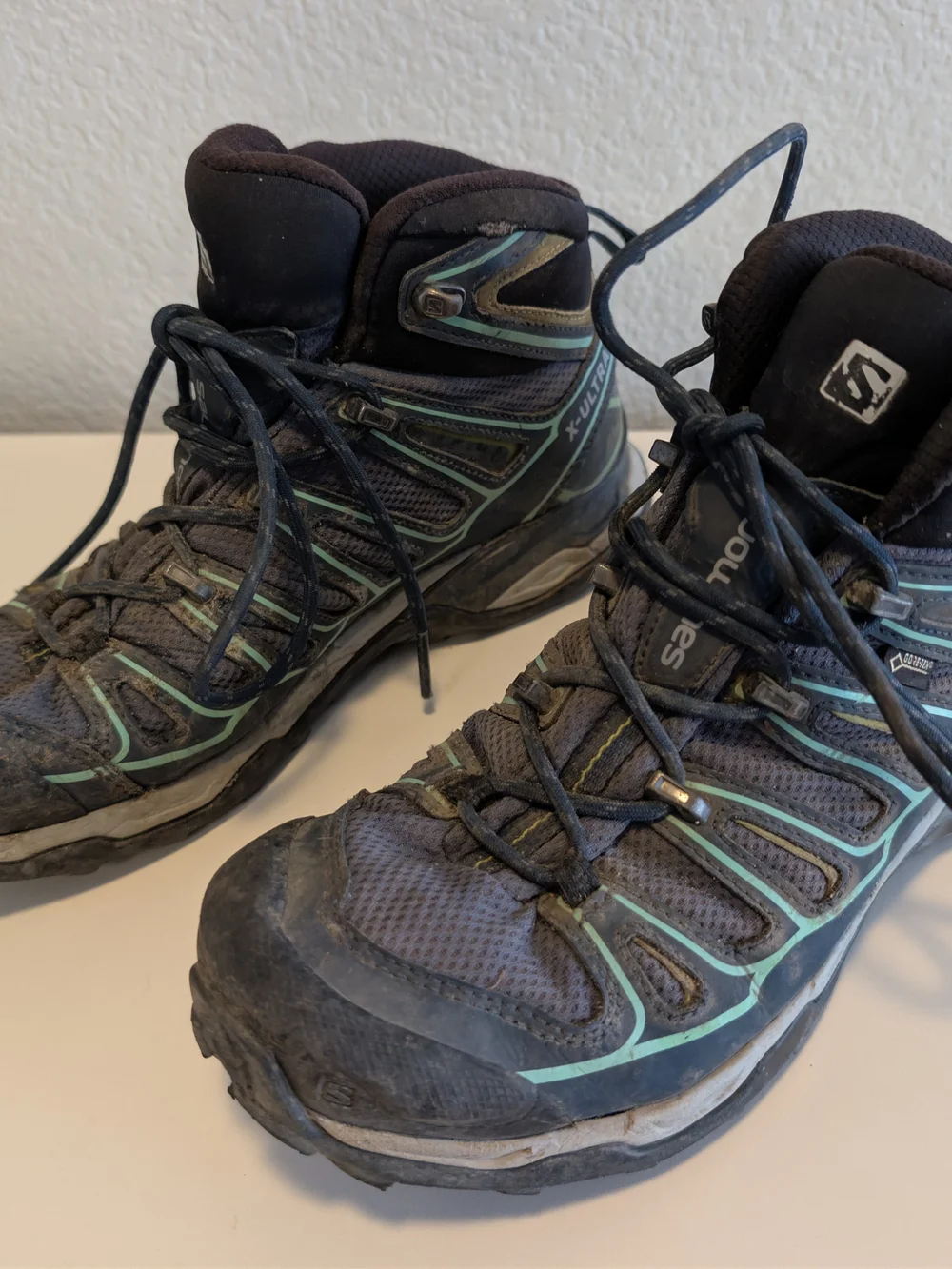 Salomon women trail