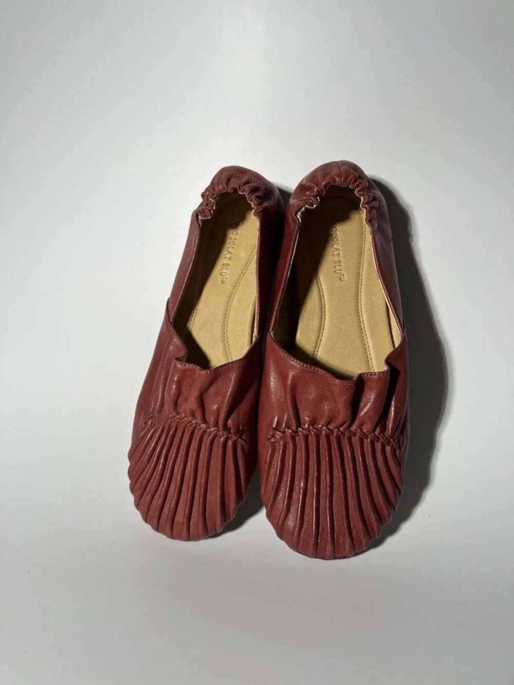 Chocolat Blu Women’s Flats 8.5 M Red Pleated Leather Round Toe Slip-On Shoes