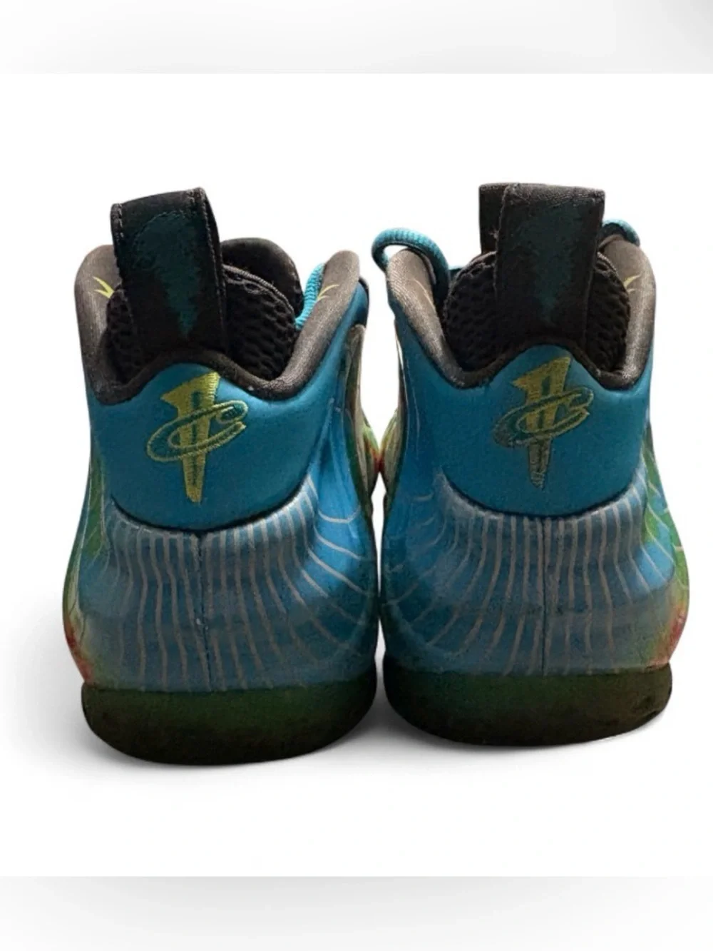Jordan striking foamposite