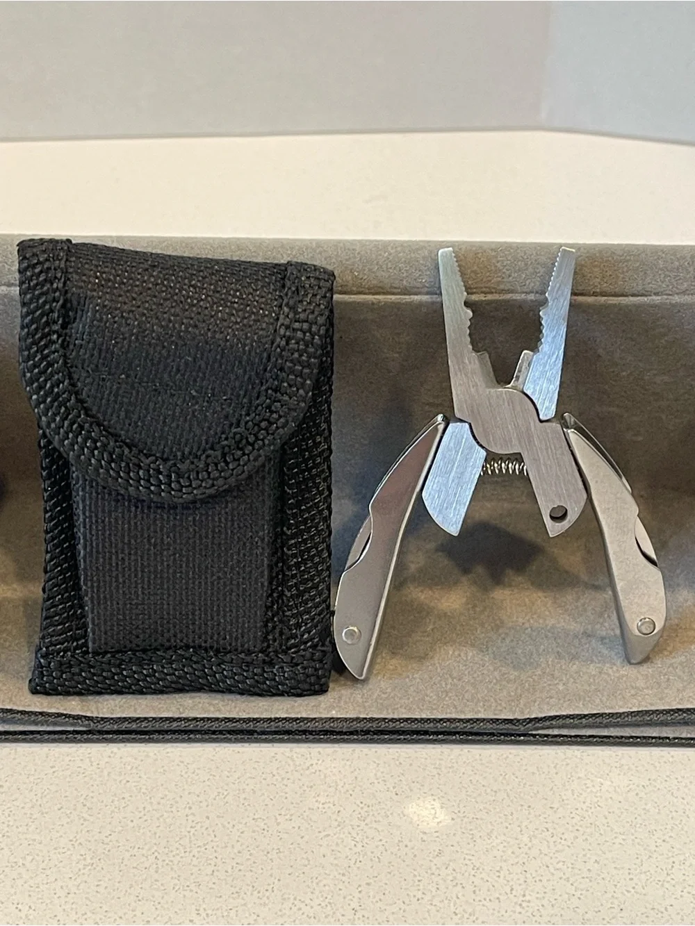 N/A compact stainless