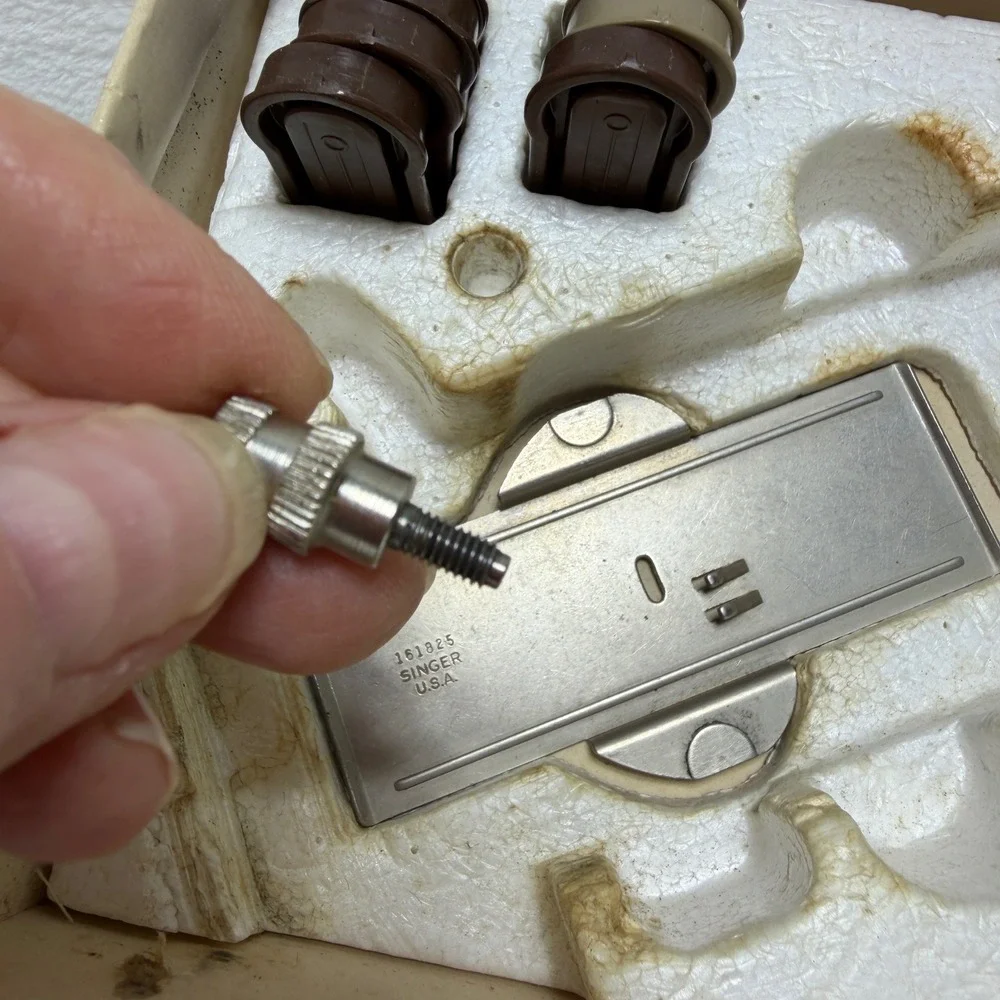 Singer‎ Automatic Buttonholing Attachment 161829 Touch & Sew Zig-Zag Vintage Set