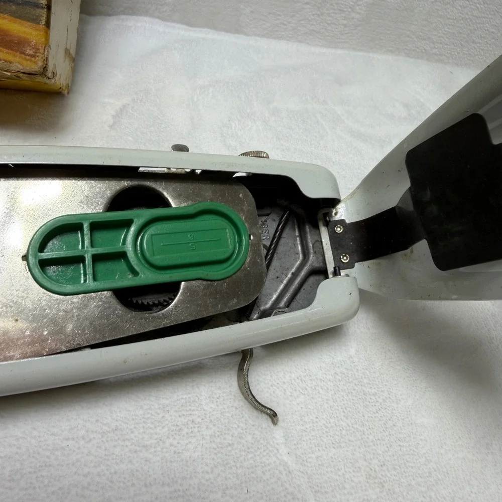 Singer‎ Automatic Buttonholing Attachment 161829 Touch & Sew Zig-Zag Vintage Set