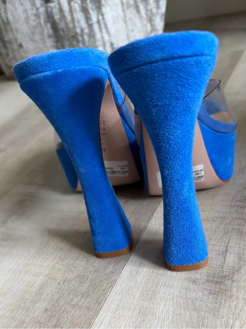 SCHUTZ vibrant electric