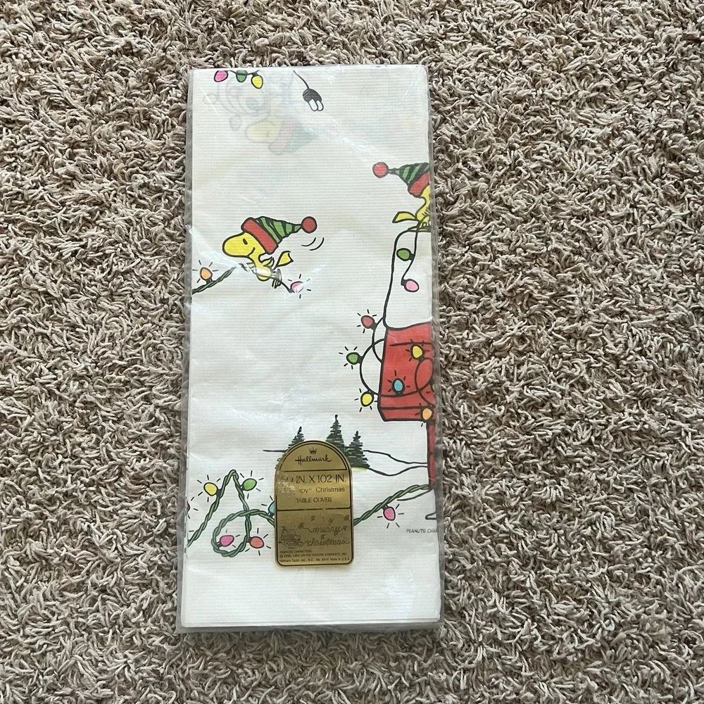 Hallmark Peanuts Vtg Paper Christmas Tablecloth‎ 60