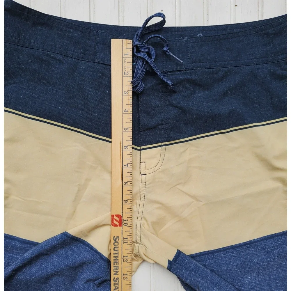 Travis Mathew‎ Mens Navy Tan Color Block Board Shorts Swim Trunks Size 32