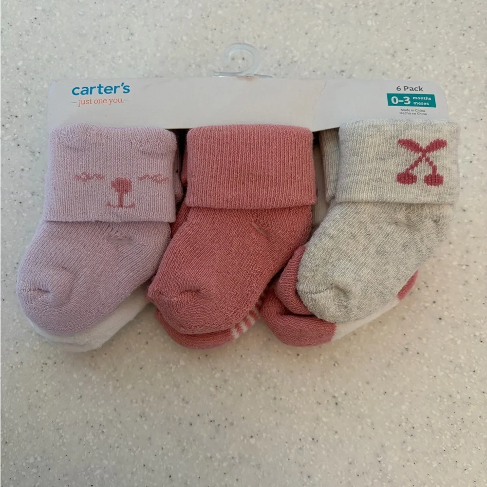 NEW Carter's Pink / Peach and White Baby Socks - 6 Pack. 0-3m