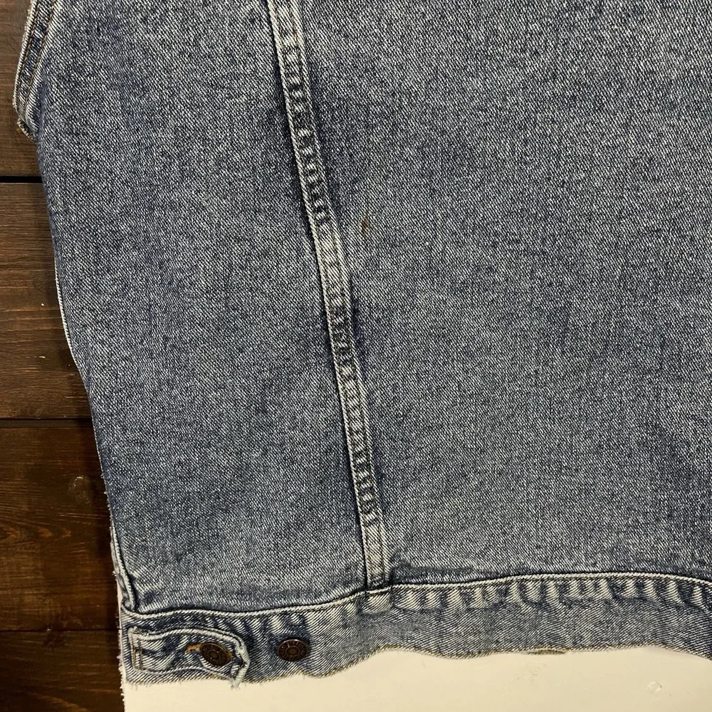 Levis tagged large
