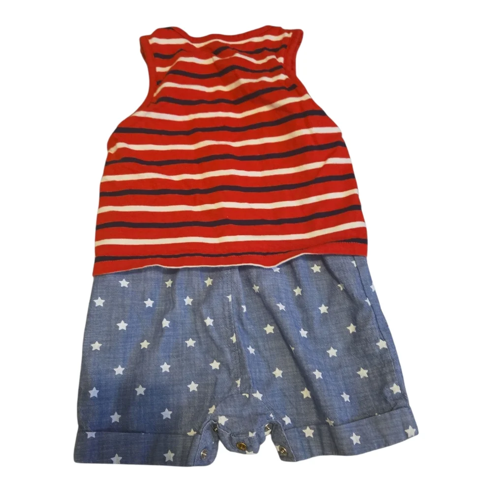 GAP vibrant red