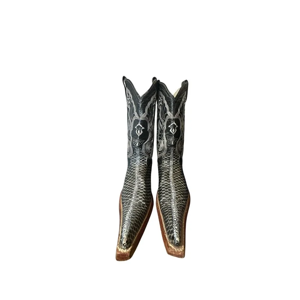 Tino Boots made closure purchase