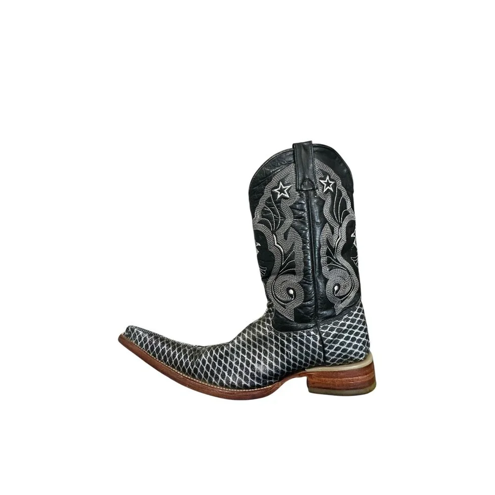 Tino Boots embroidered your feature